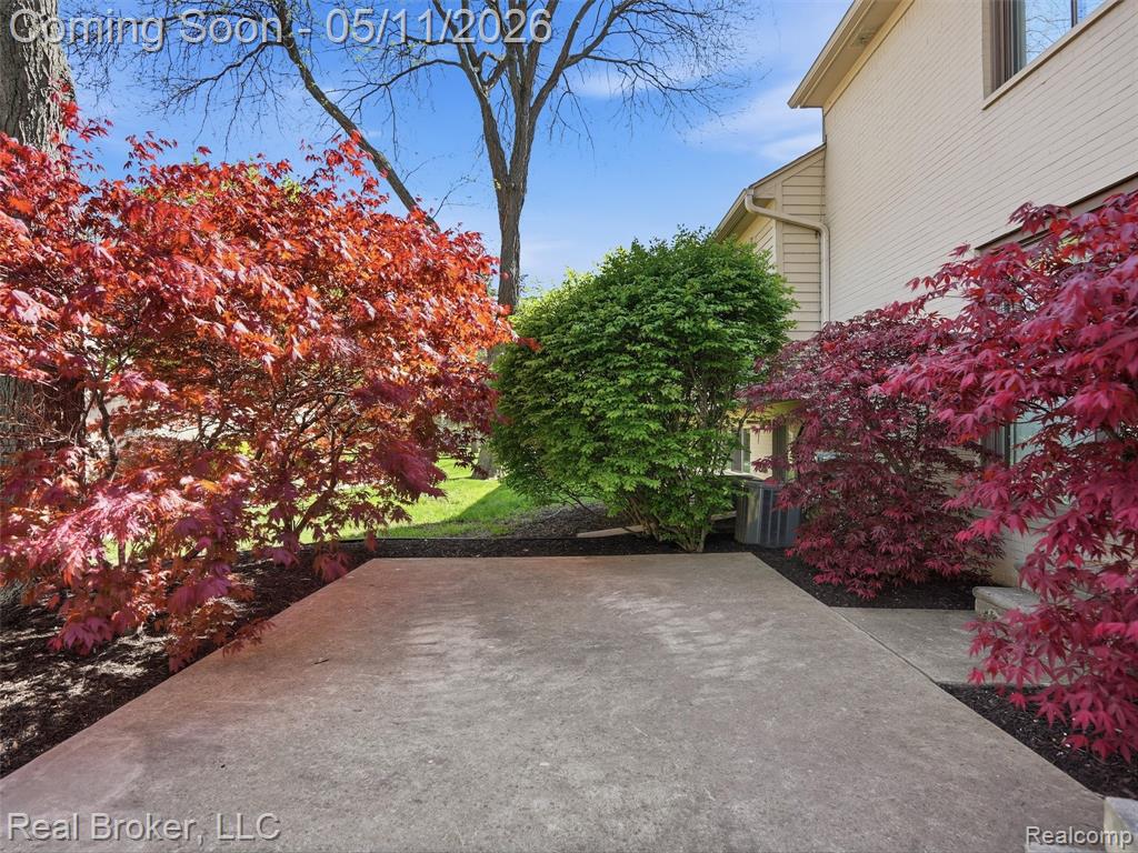 42115 E Edward Drive, Clinton Twp, MI 48038 — Photo 38