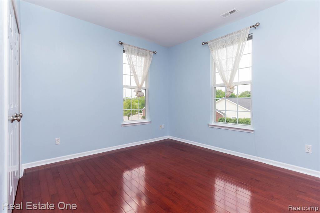934 W Summerfield Glen Circle, Ann Arbor, MI 48103 — Photo 16
