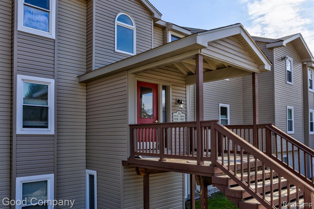 4910 HARBOR POINT Drive, 3, Waterford, MI 48329 — Photo 32