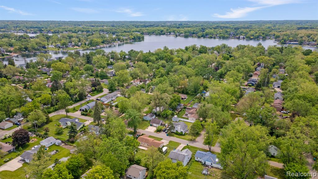 9220 Garden Terrace, Commerce Twp, MI 48382 — Photo 34