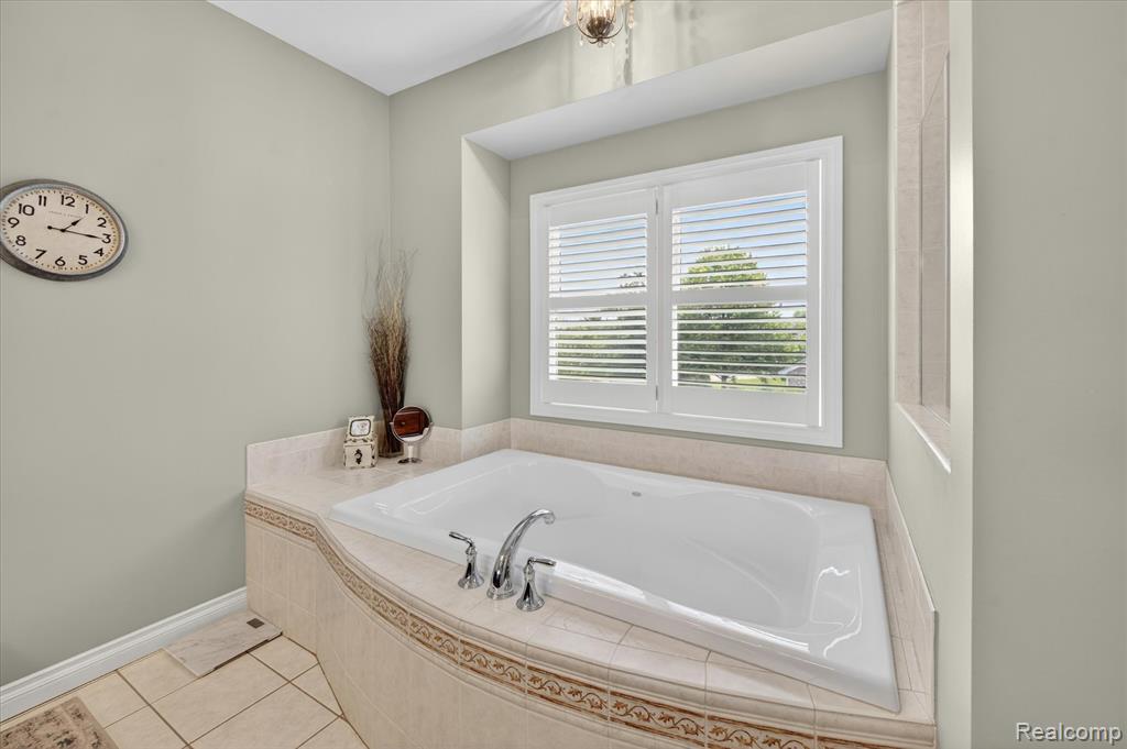 8746 N Hills Court, Howell, MI 48843 — Photo 29