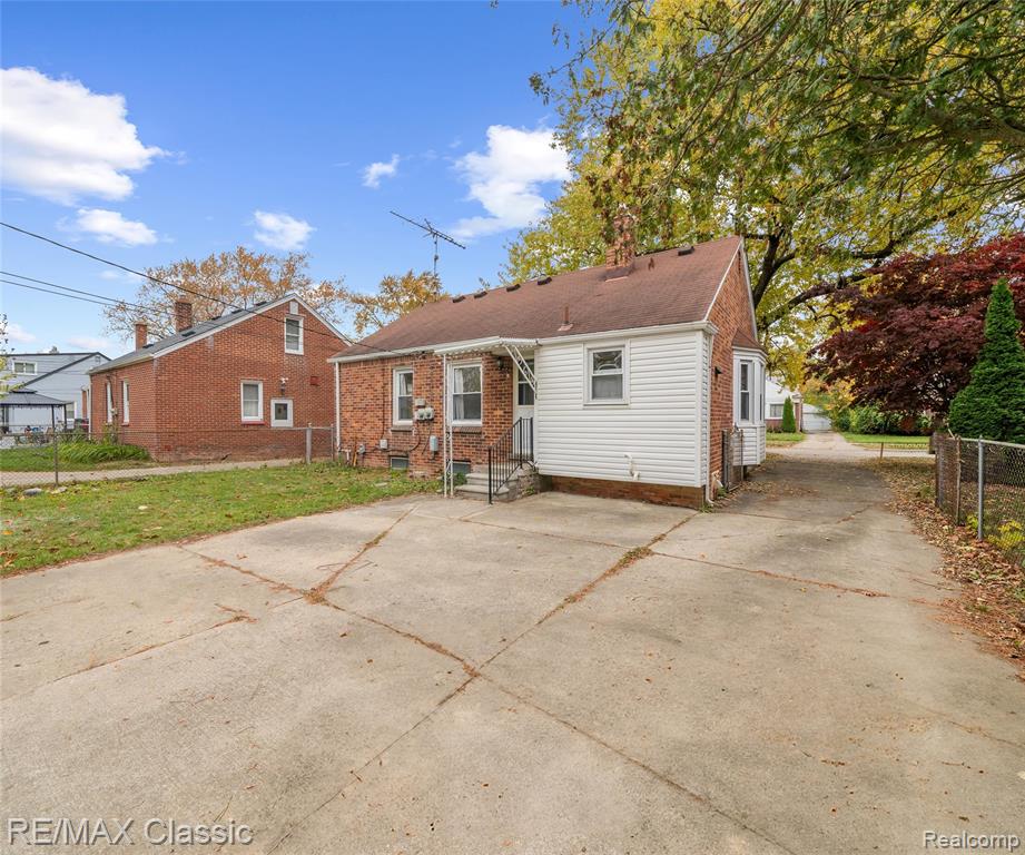 9951 Berwyn, Redford, MI 48239 — Photo 36