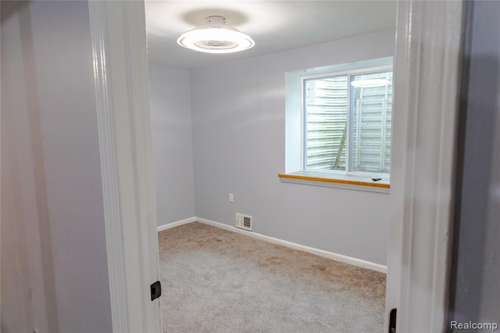421 Harvey Avenue, Pontiac, MI 48341 — Photo 24