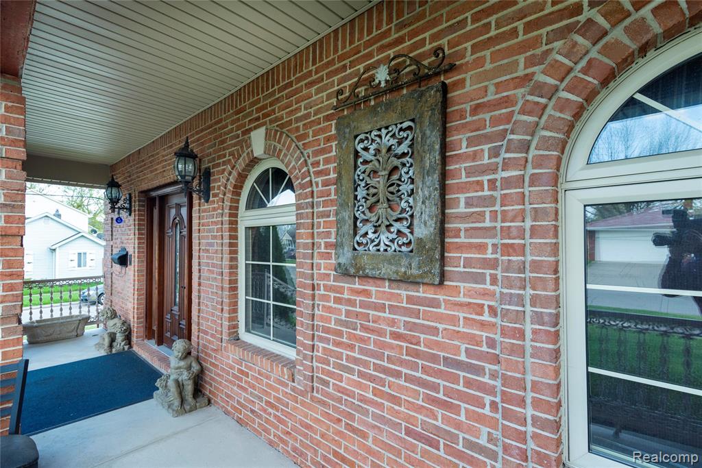 8401 Fenton Street, Dearborn Heights, MI 48127 — Photo 3
