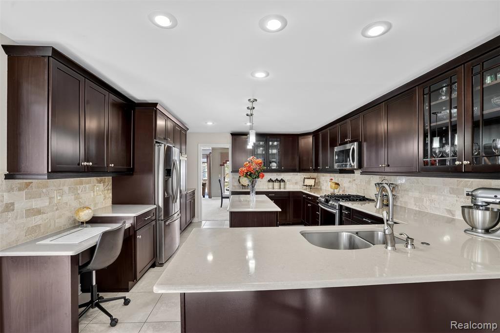 7328 Simsbury Drive, West Bloomfield, MI — Photo 8