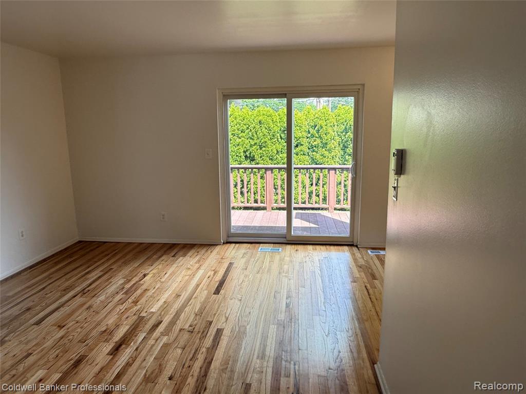 8689 Sterling street, Center Line, MI 48015 — Photo 15