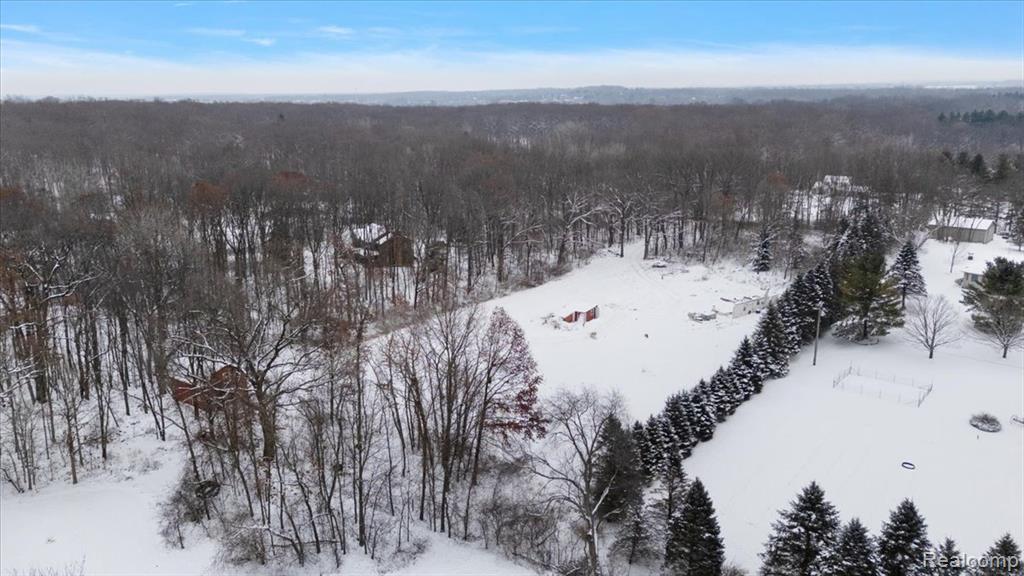 700 W Maple Road, Milford, MI 48381 — Photo 20