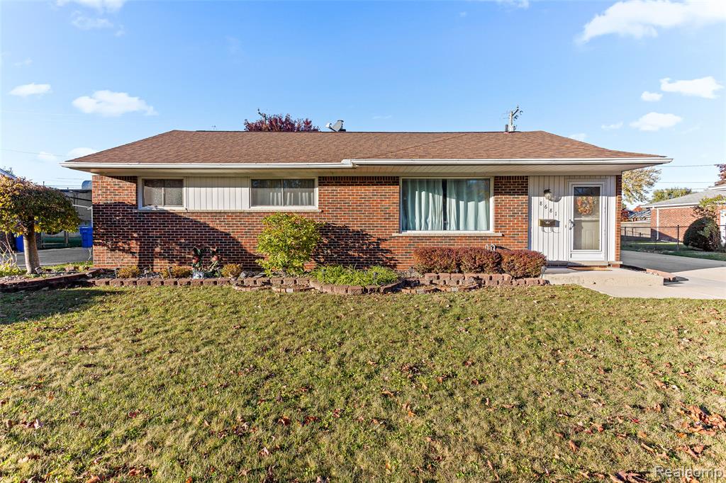 8681 Whitefield Street, Dearborn Heights, MI 48127 — Photo 2