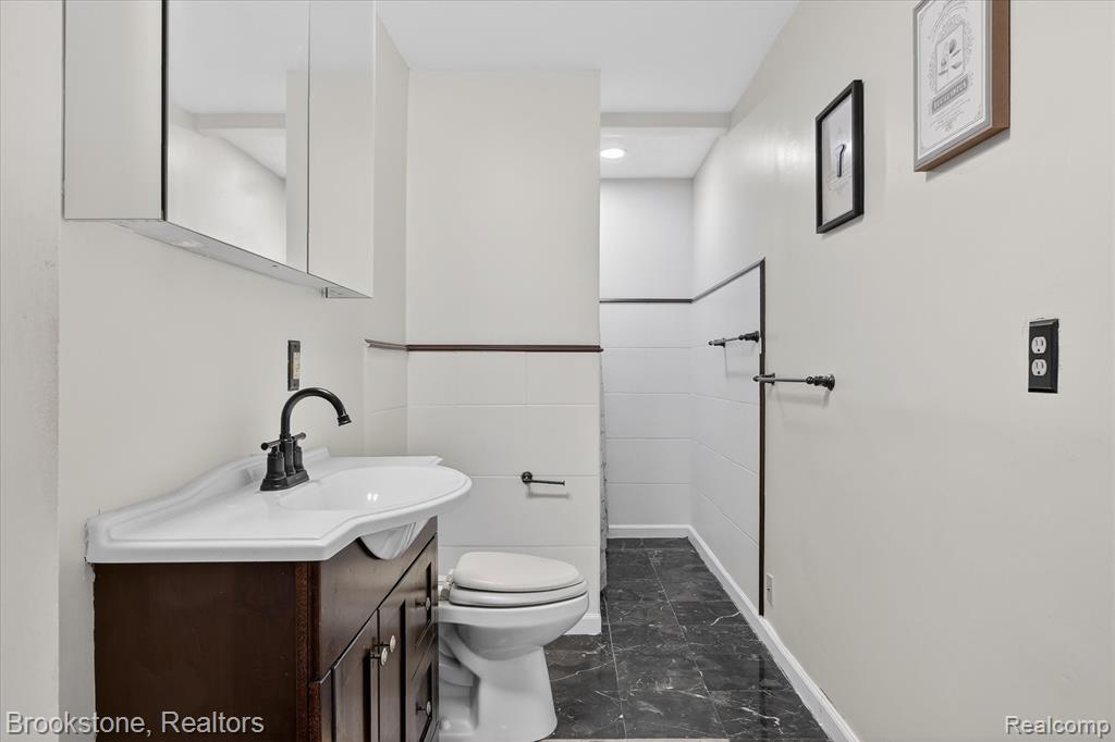 2555 W Boston Boulevard, Detroit, MI 48206 — Photo 18