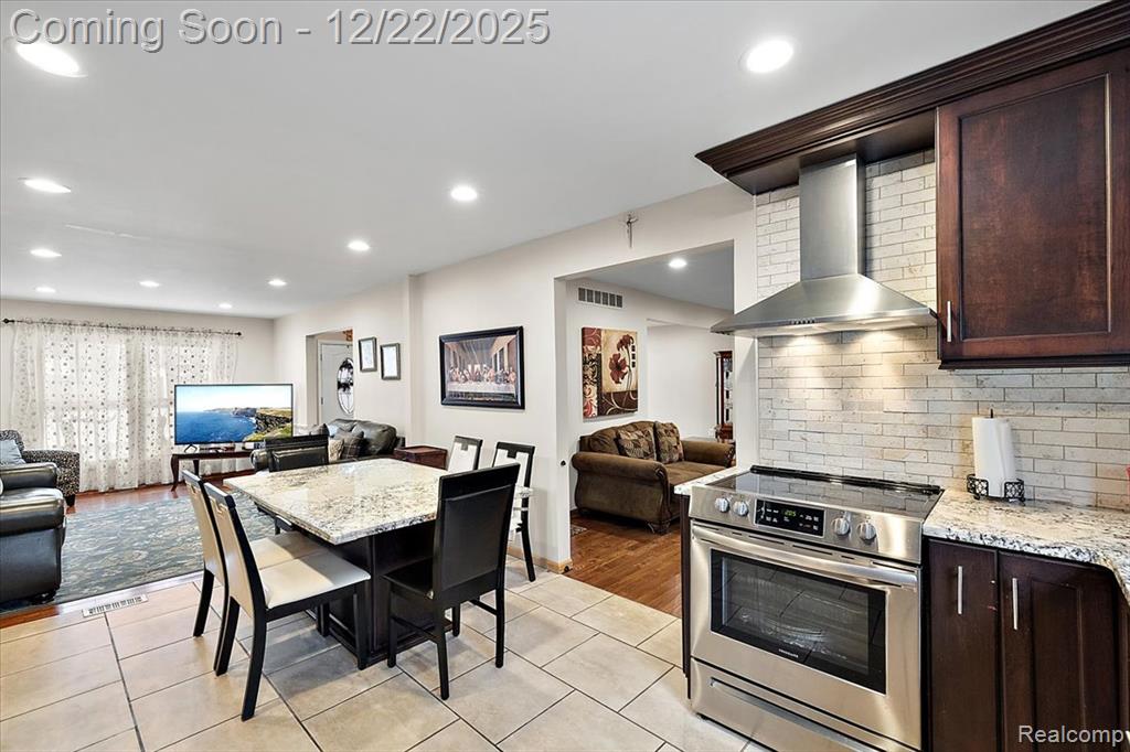 4250 Greenstown Drive, West Bloomfield, MI 48323 — Photo 26