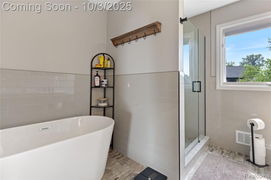 68242 Lake Angela Pointe, Richmond, MI 48062 — Photo 17