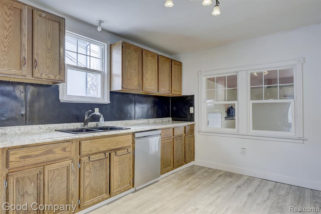 736 E Meyers Avenue, Hazel Park, MI 48030 — Photo 14