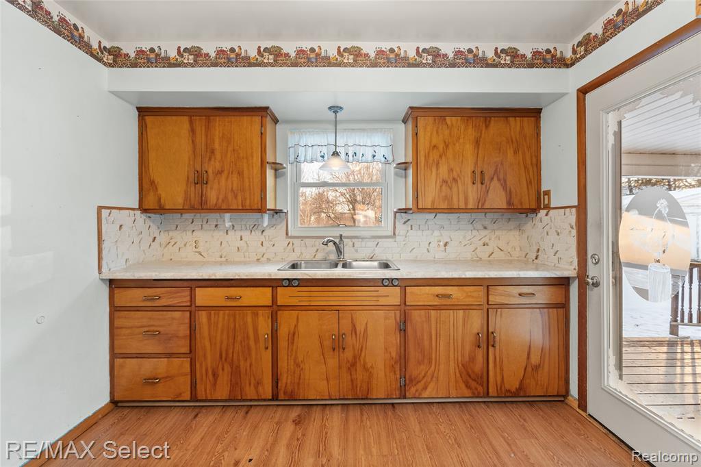 4298 Farmcrest Street, Burton, MI 48509 — Photo 6