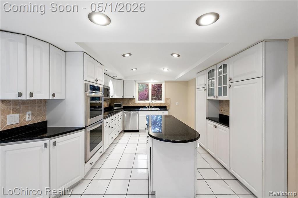 6019 Glen Eagles Drive, West Bloomfield, MI 48323 — Photo 16