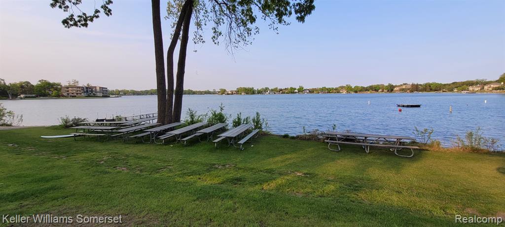 3983 NORMANWOOD, West Bloomfield, MI 48323 — Photo 32