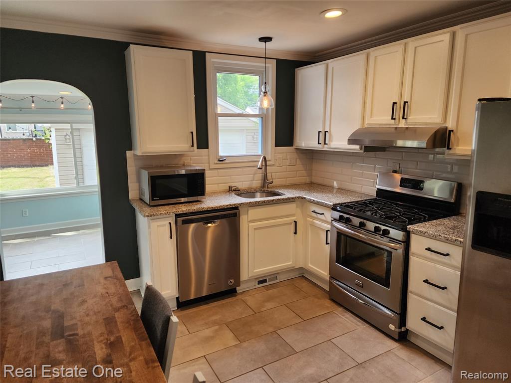 3659 Ellwood Avenue, Berkley, MI 48072 — Photo 7