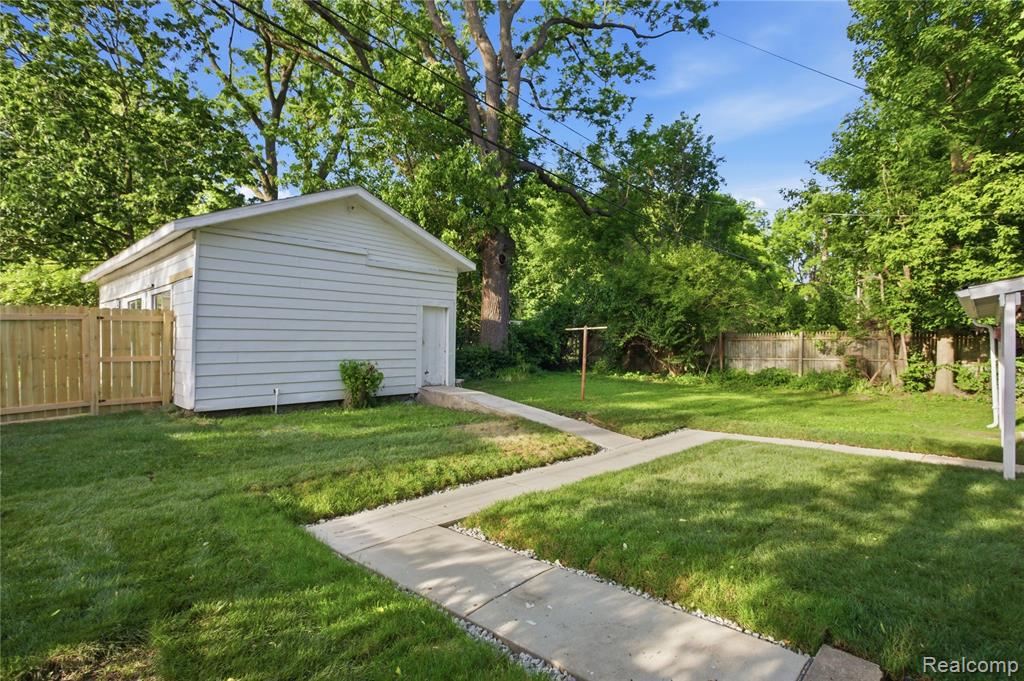 213 MAPLE Street, Ypsilanti, MI 48198 — Photo 65