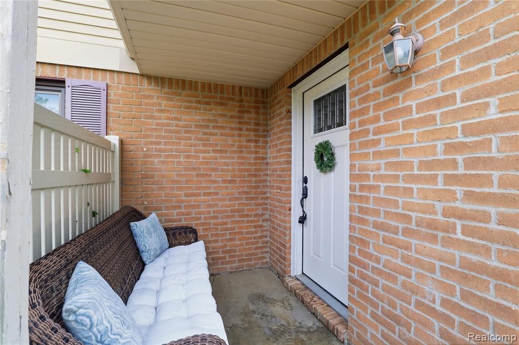 61212 Greenwood Drive, South Lyon, MI 48178 — Photo 6