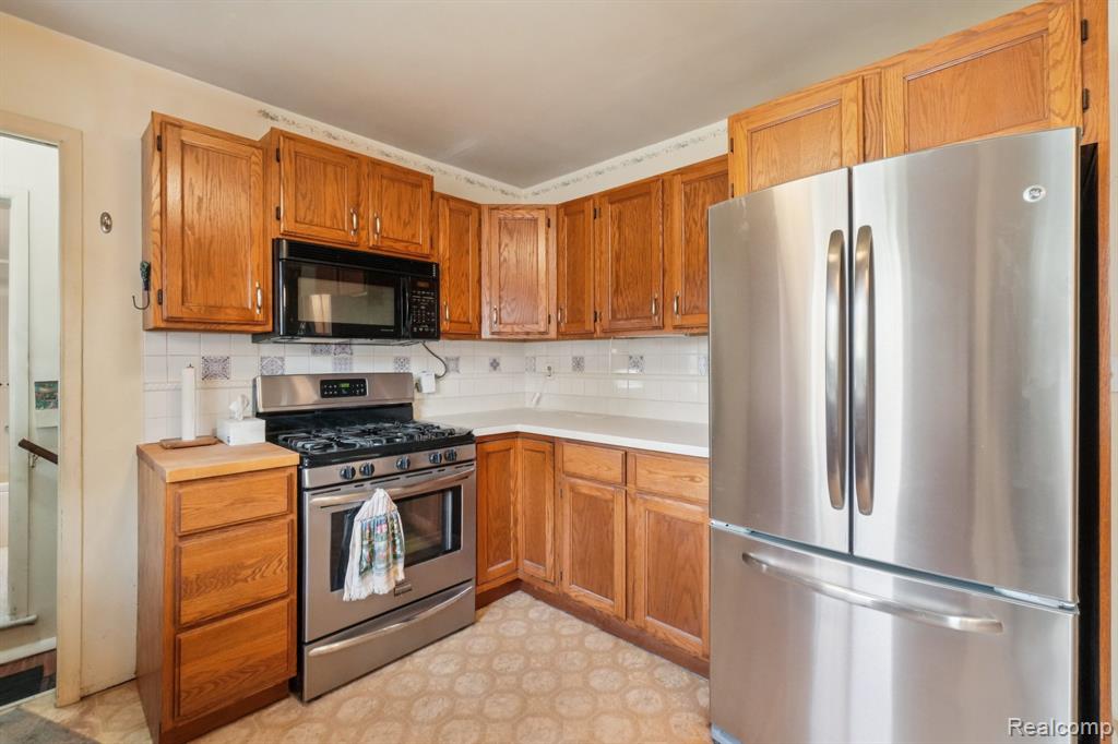 683 Clara Avenue, Pontiac, MI 48340 — Photo 7
