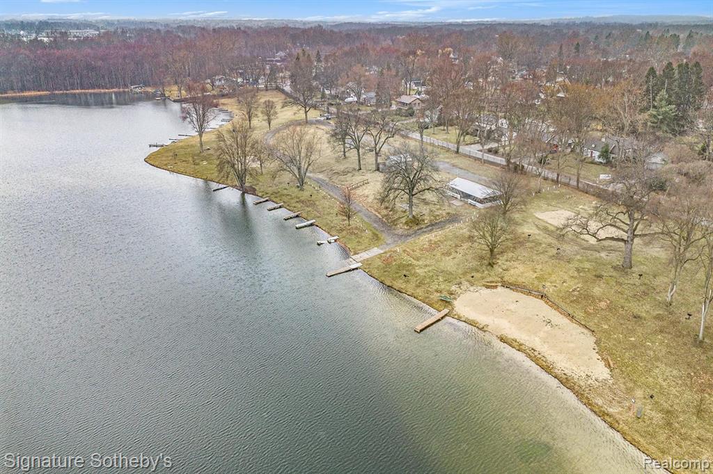 5533 ELDRIDGE Drive, Waterford, MI 48327 — Photo 19