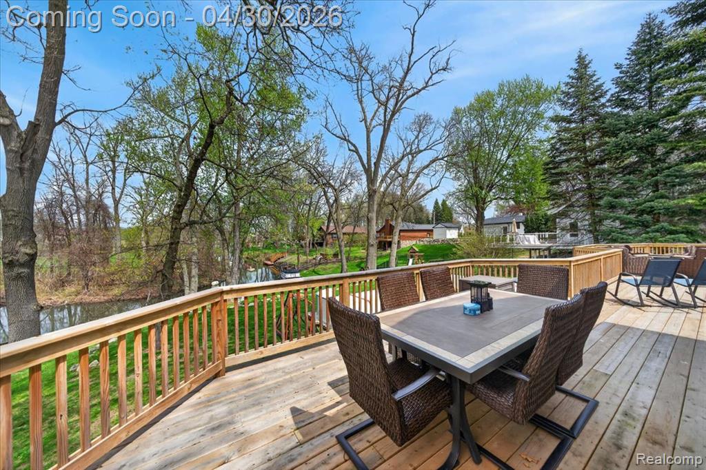 3945 N Vanstone Drive, Commerce Twp, MI 48382 — Photo 44