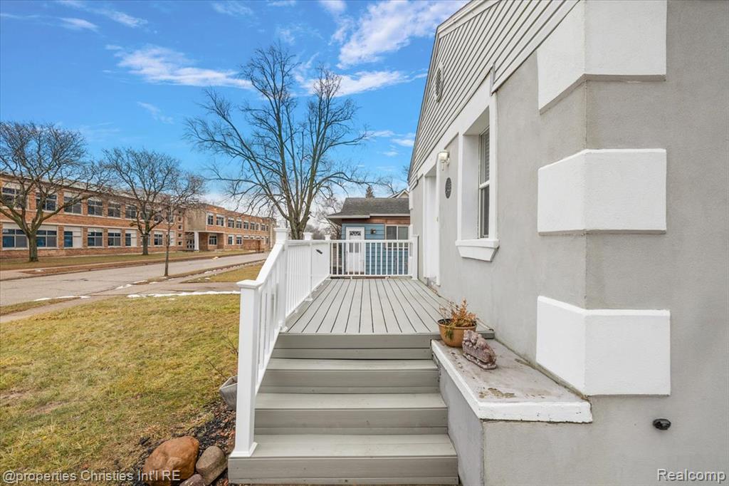 2435 Sunnyknoll Avenue, Berkley, MI 48072 — Photo 3