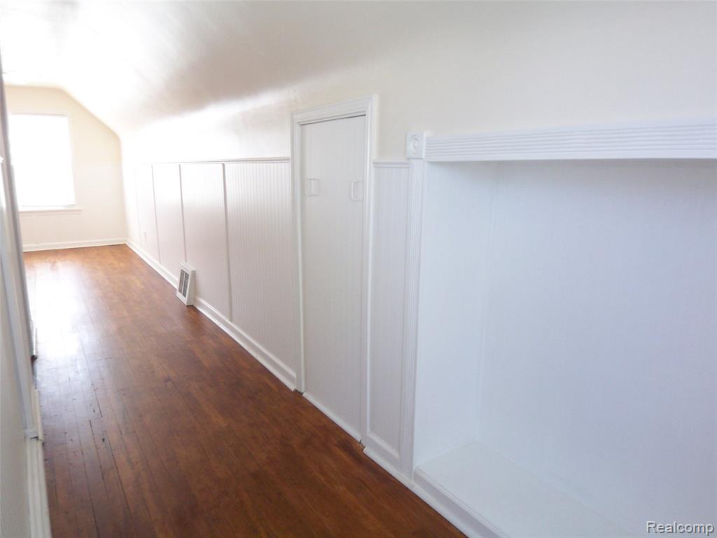 8269 Sterling, Center Line, MI 48015 — Photo 28