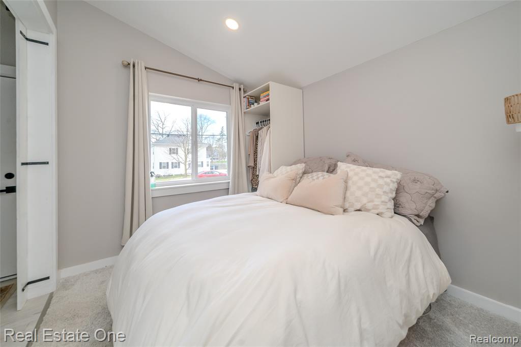 515 S Michigan Avenue, Howell, MI 48843 — Photo 17