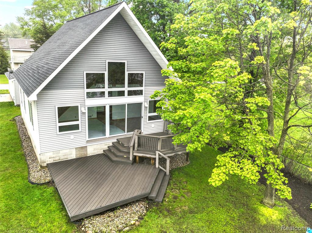 8844 RIVERSIDE Drive, Brighton, MI 48116 — Photo 28