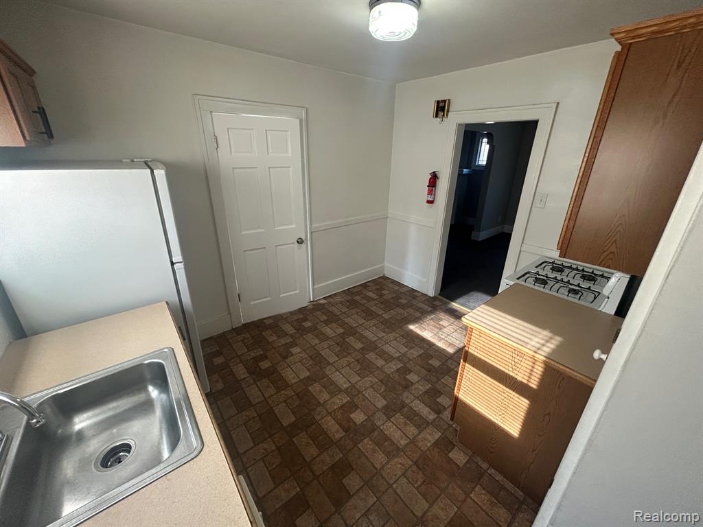 14716 Archdale Unit 2 Street, Detroit, MI 48227 — Photo 8