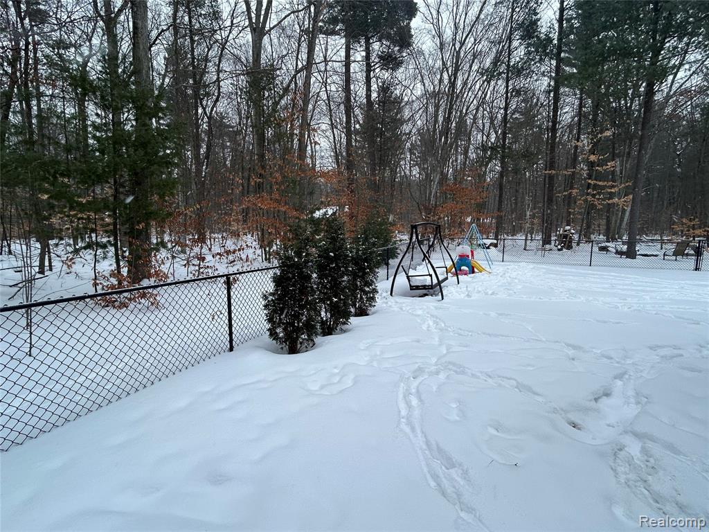 9642 Hummingbird Ct, Howard City, MI 49329 — Photo 33