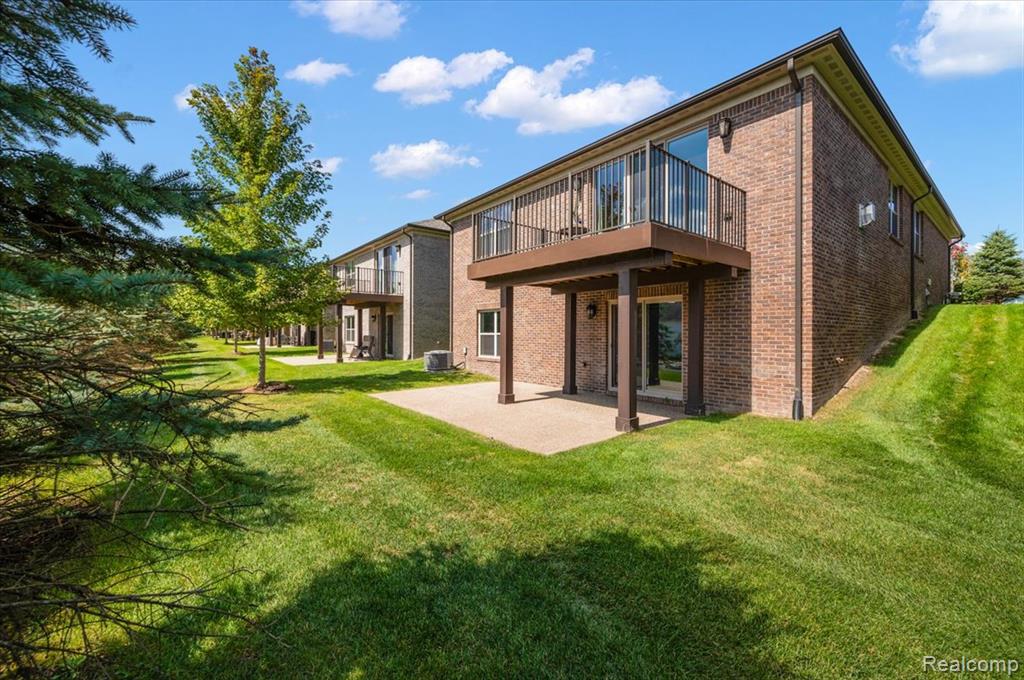 3955 Vendome Drive, Auburn Hills, MI 48326 — Photo 2