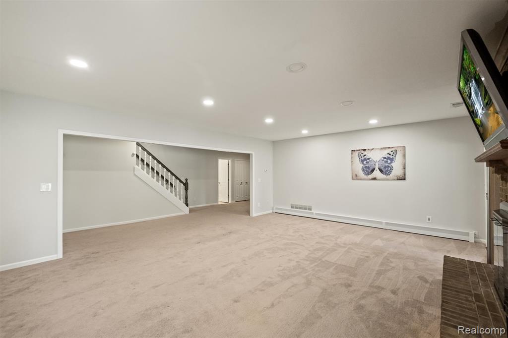 41855 Brentwood Drive, Plymouth, MI 48170 — Photo 30