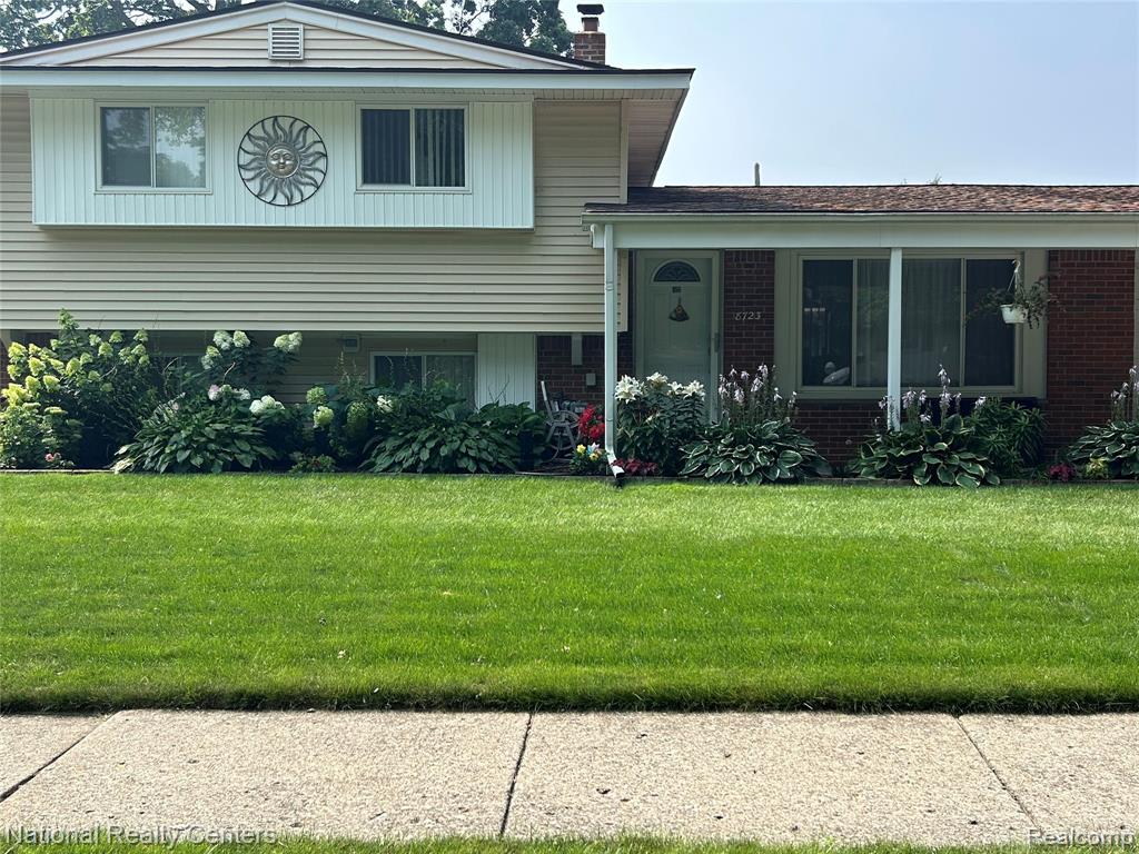 8723 Ringwood Drive, Commerce Twp, MI 48382 — Photo 2