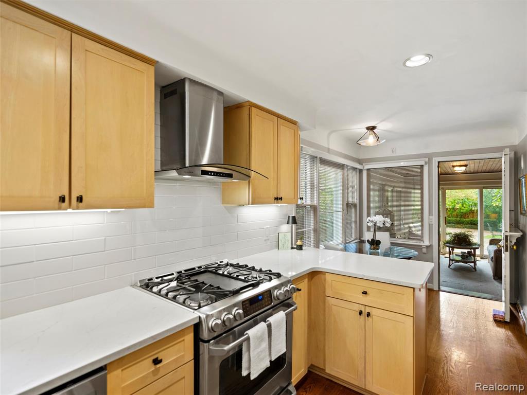 683 Lincoln Road, Grosse Pointe, MI 48230 — Photo 17