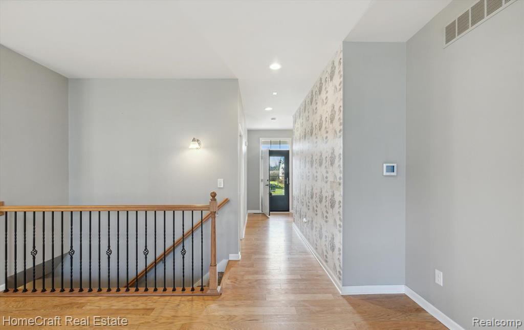 8155 STAMFORD Drive, Ypsilanti, MI 48198 — Photo 5