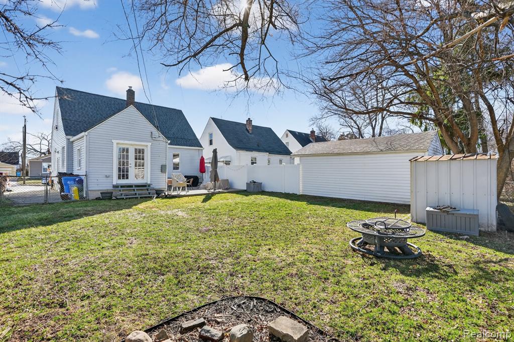 438 W Brockton Avenue, Madison Heights, MI 48071 — Photo 37