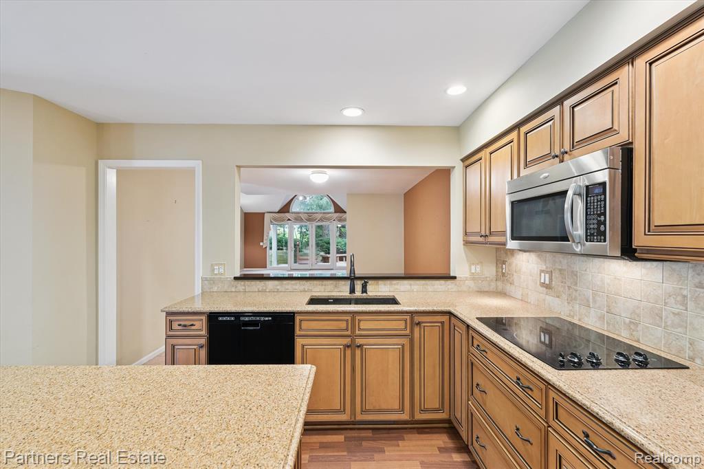 4445 Golf View Drive, Brighton, MI 48116 — Photo 16