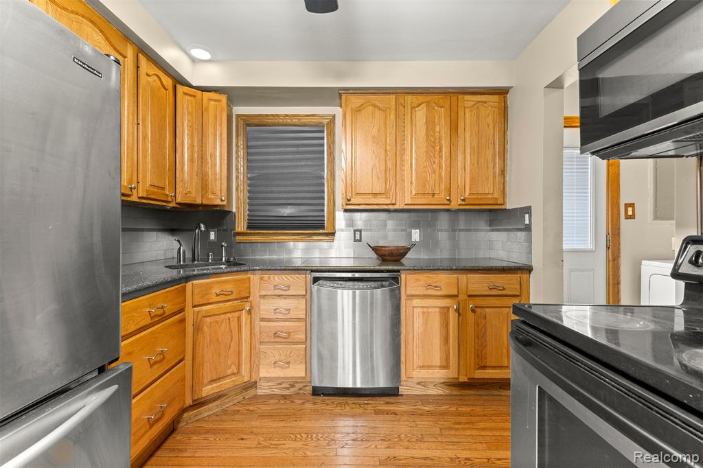 4903 Bedford Street, Dearborn Heights, MI 48125 — Photo 10
