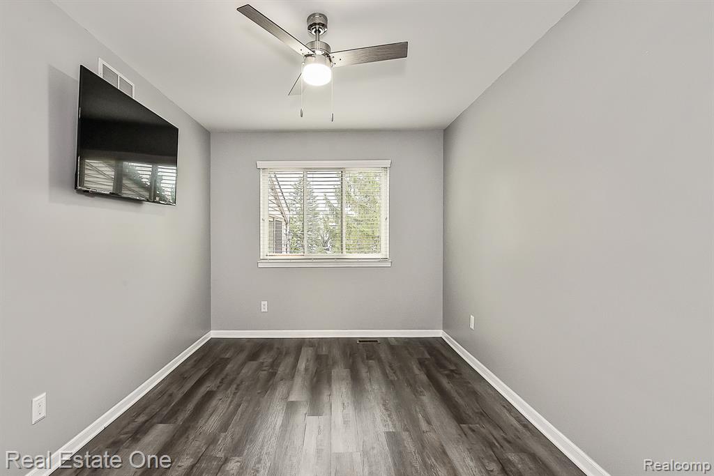 61960 ARLINGTON Circle, 1, South Lyon, MI 48178 — Photo 12