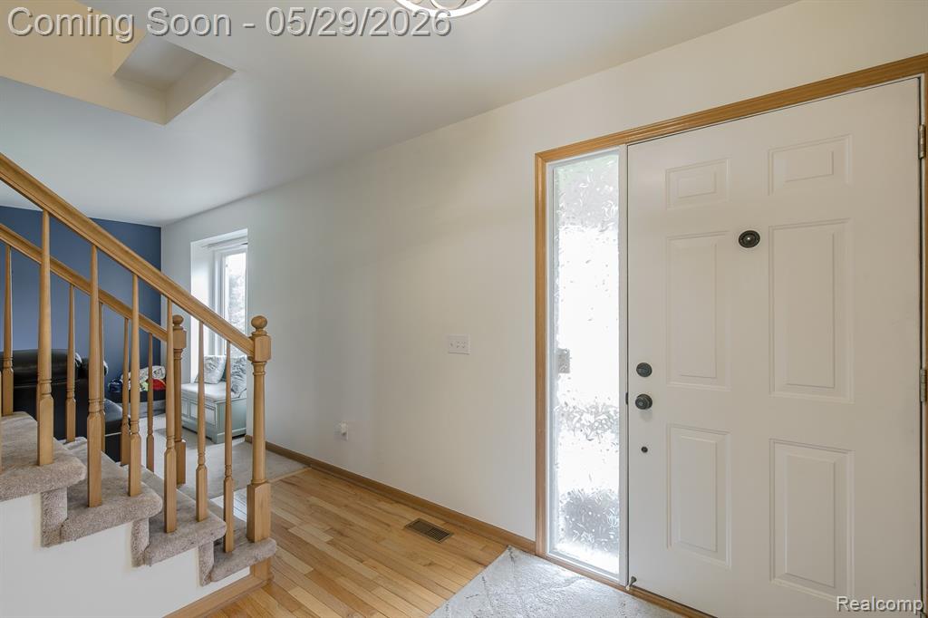 2241 Elkridge Circle, Highland, MI 48356 — Photo 8