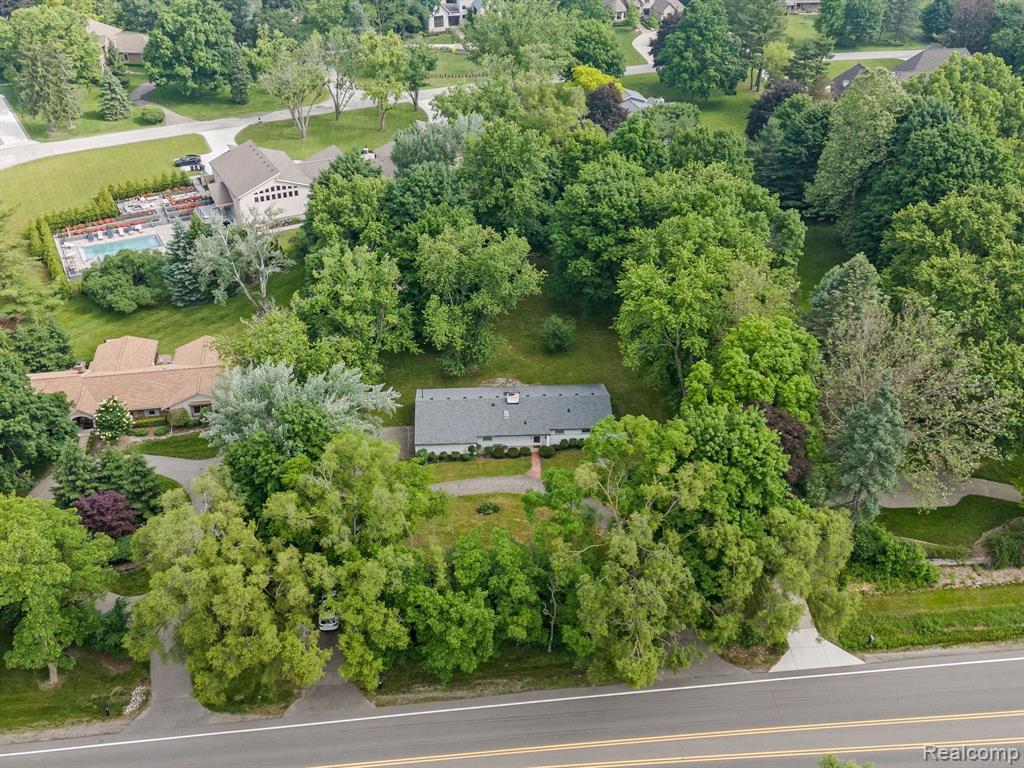 4550 W MAPLE Road, Bloomfield Hills, MI 48301 — Photo 23