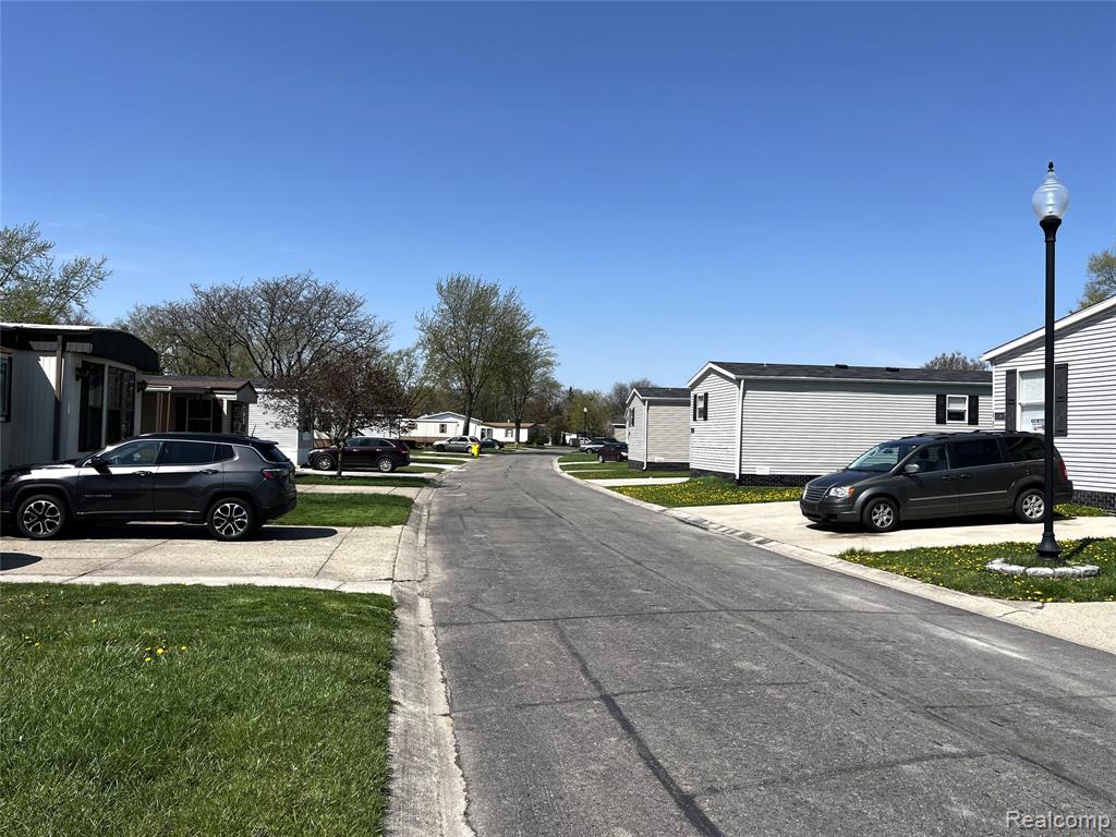 15385 Cartier Drive, Clinton Twp, MI 48038 — Photo 17