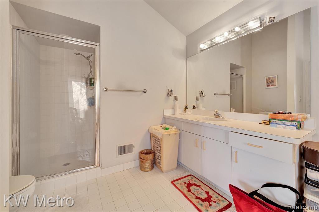 6250 STONEBRIDGE, West Bloomfield, MI — Photo 24