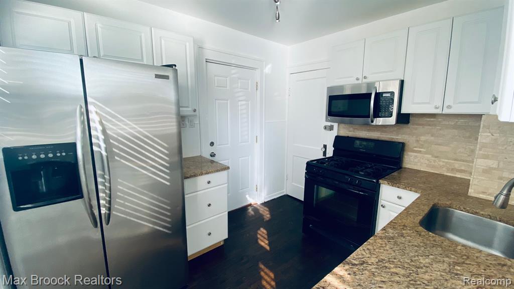 465 E OAKRIDGE #1 Street, Ferndale, MI 48220 — Photo 6