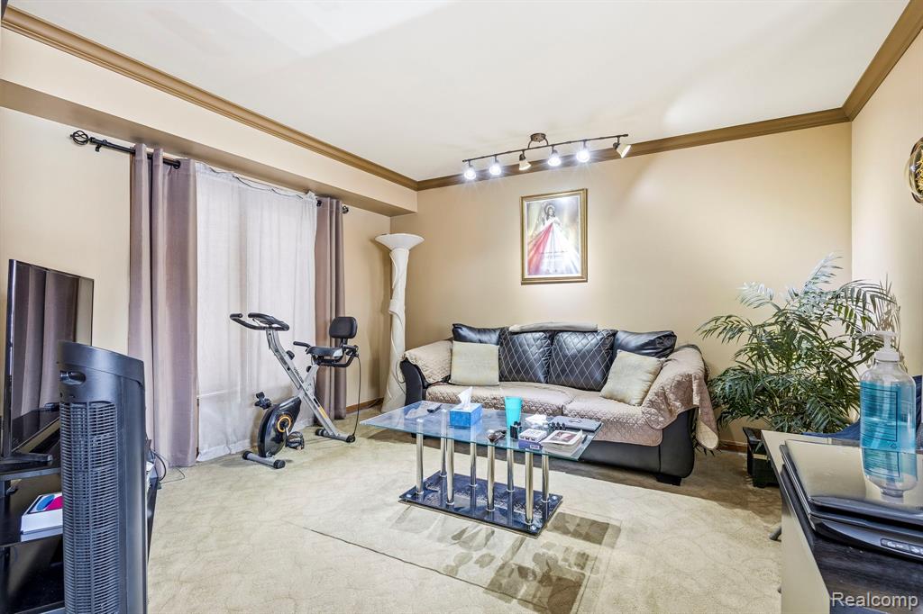 39810 Wilmette Drive, Sterling Heights, MI 48313 — Photo 8