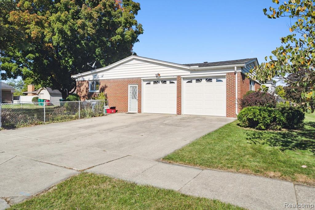 862 JUNEAU Road, Ypsilanti, MI 48198 — Photo 44