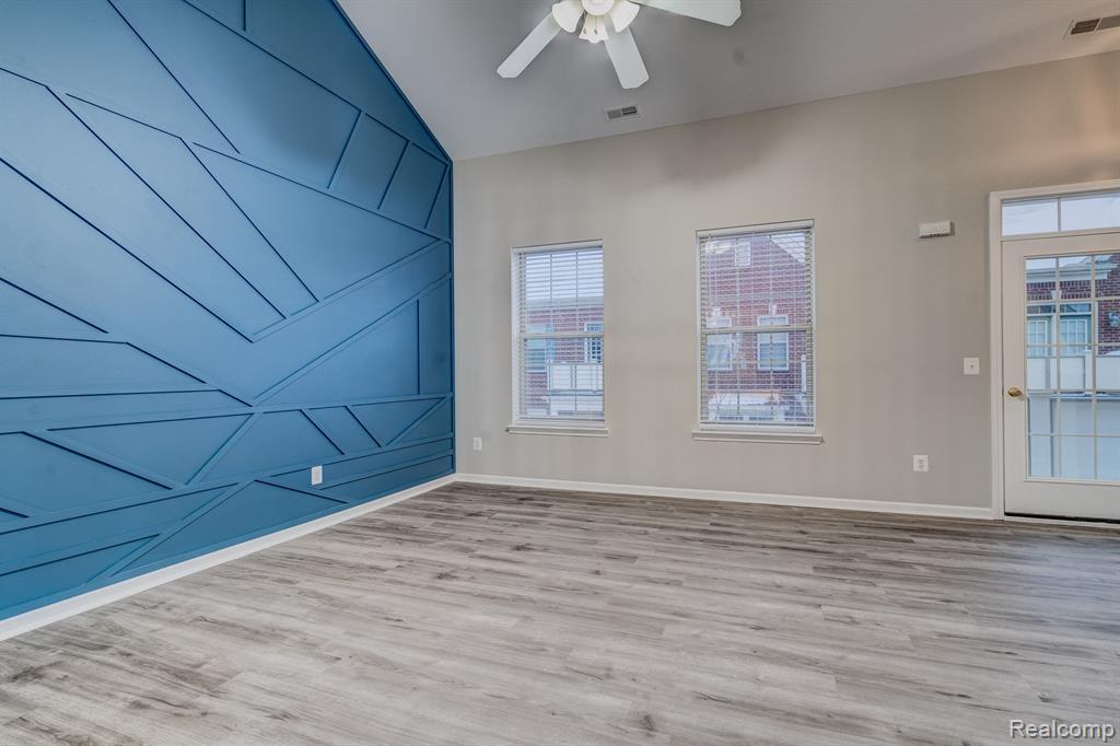 1111 FOUNTAIN VIEW Circle, South Lyon, MI 48178 — Photo 9
