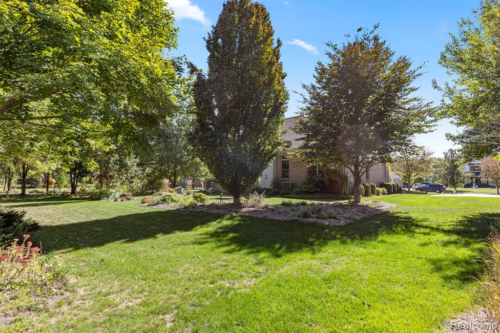 27142 Newberry Boulevard, Brownstown, MI 48134 — Photo 44