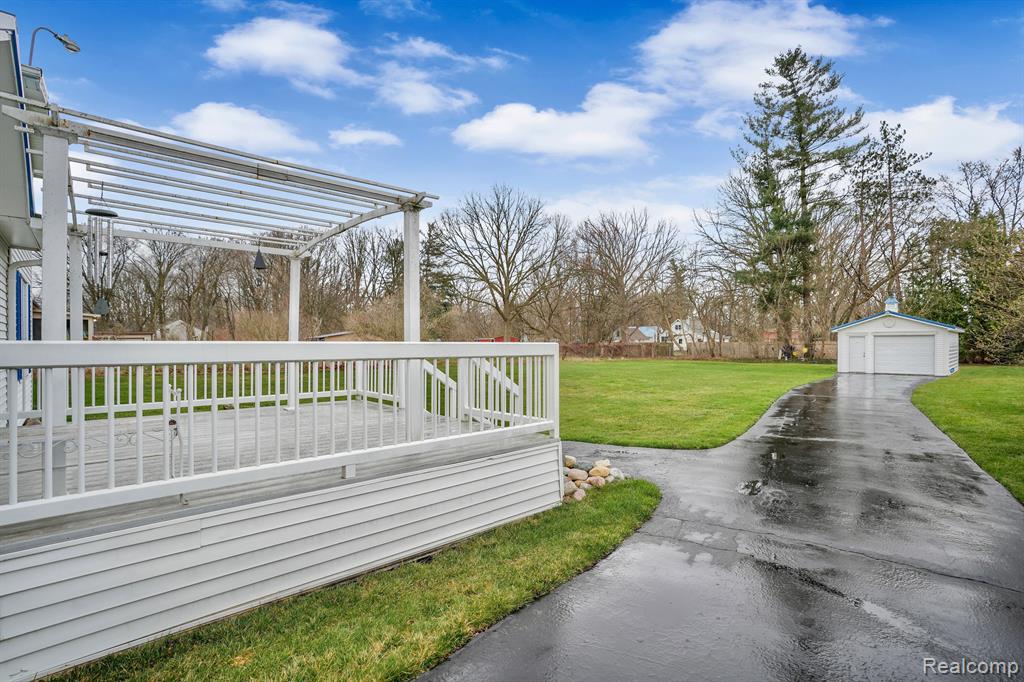 4304 Lapeer Road, Burton, MI 48509 — Photo 36